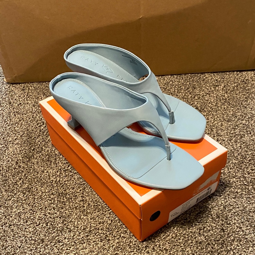 Katy Perry Collections The Oceanside Low Rise Thong Sky Blue Sandals 8